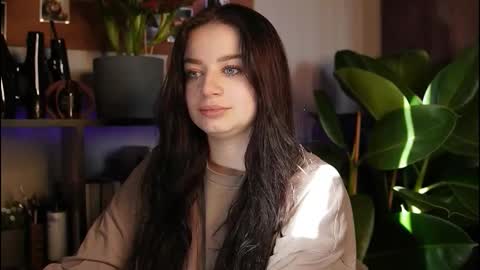 just_dakota_ online show from March 4, 8:31 am