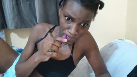 Snapshot of just_ebonee chatting on October 29, 6:15 am just ebonee online show from October 29, 6:15 am