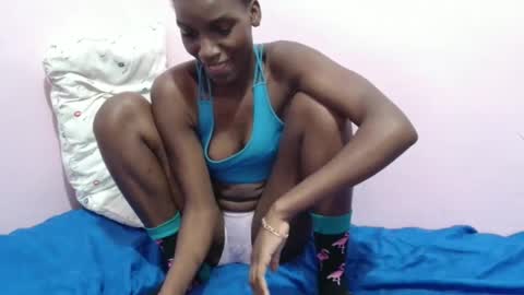 Snapshot of just_ebonee chatting on December 3, 9:35 pm just ebonee online show from December 3, 9:35 pm