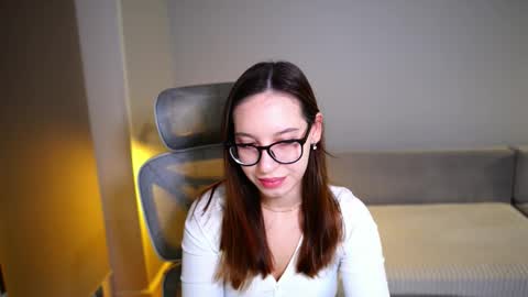 just call me Emmy online show from November 24, 5:40 am