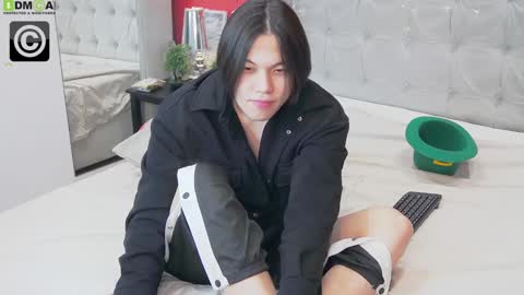 just_gay_ online show from February 4, 4:18 pm