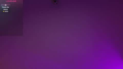 Snapshot of just_luu chatting on August 4, 4:37 am Lu online show from August 4, 4:37 am