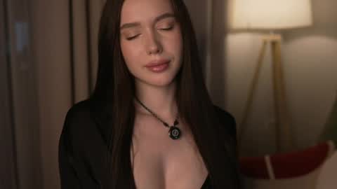 Snapshot of justbarbie_new_ chatting on May 16, 7:23 pm Katarina online show from May 16, 7:23 pm