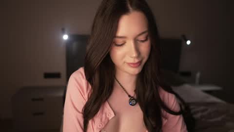 Snapshot of justbarbie_new_ chatting on June 6, 8:13 pm Katarina online show from June 6, 8:13 pm
