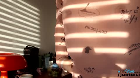 Billie  B  William online show from February 3, 9:19 am