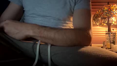 Snapshot of justcallmelaz chatting on December 15, 3:33 am just laz online show from December 15, 3:33 am