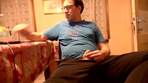 Snapshot of justforsmoke chatting on June 5, 9:42 pm justforsmoke online show from June 5, 9:42 pm