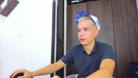 justin_biker online show from November 4, 12:37 pm