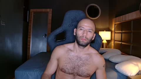 Justin online show from February 16, 12:19 am