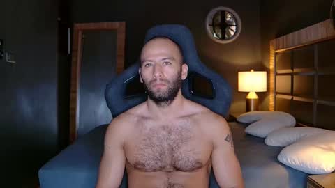 Justin online show from February 19, 1:28 pm