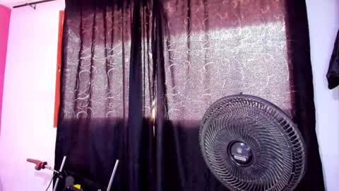 JUSTIN Y JAZMIN online show from January 15, 7:06 pm