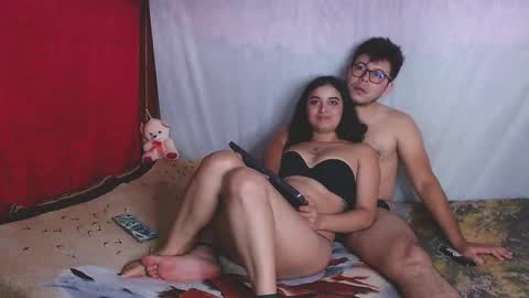 JUSTIN Y JAZMIN online show from February 21, 12:00 am