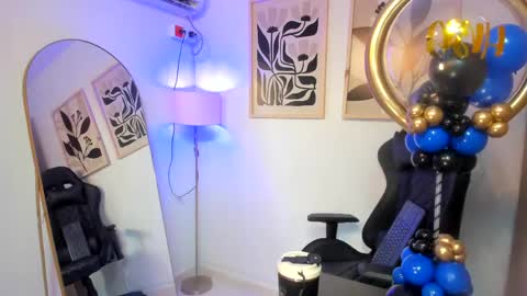Snapshot of justin_payn14 chatting on May 25, 12:44 pm justin_payn14 online show from May 25, 12:44 pm