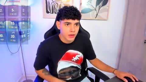 Snapshot of justin_payn14 chatting on June 18, 1:37 pm justin_payn14 online show from June 18, 1:37 pm
