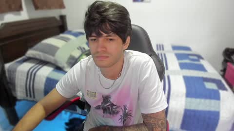 Snapshot of justin_stark1 chatting on December 4, 11:13 pm Diego online show from December 4, 11:13 pm