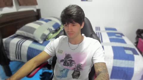 Snapshot of justin_stark1 chatting on December 5, 2:31 am Diego online show from December 5, 2:31 am