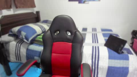 Snapshot of justin_stark1 chatting on December 6, 12:23 am Diego online show from December 6, 12:23 am