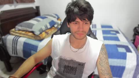 Snapshot of justin_stark1 chatting on December 16, 11:28 pm Diego online show from December 16, 11:28 pm