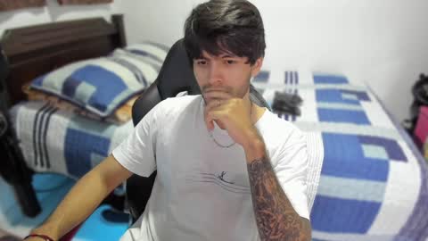 Snapshot of justin_stark1 chatting on December 17, 11:49 pm Diego online show from December 17, 11:49 pm