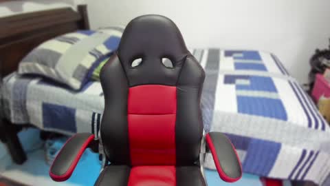 Snapshot of justin_stark1 chatting on December 24, 12:00 am Diego online show from December 24, 12:00 am