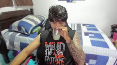 Snapshot of justin_stark1 chatting on January 16, 11:48 pm Diego online show from January 16, 11:48 pm