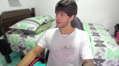 Snapshot of justin_stark1 chatting on January 21, 11:02 pm Diego online show from January 21, 11:02 pm