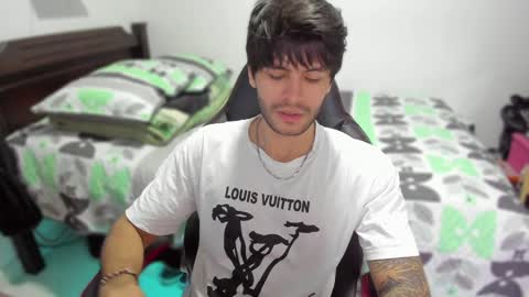 Snapshot of justin_stark1 chatting on January 23, 11:26 pm Diego online show from January 23, 11:26 pm