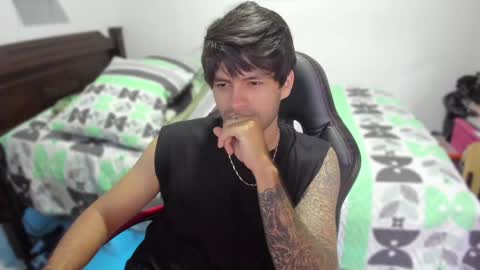 Snapshot of justin_stark1 chatting on January 27, 10:38 pm Diego online show from January 27, 10:38 pm