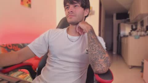 Snapshot of justin_stark1 chatting on November 7, 11:16 pm Diego online show from November 7, 11:16 pm