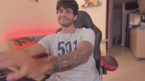 Snapshot of justin_stark1 chatting on November 10, 11:37 pm Diego online show from November 10, 11:37 pm