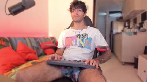 Snapshot of justin_stark1 chatting on November 20, 6:18 pm Diego online show from November 20, 6:18 pm