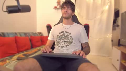 Snapshot of justin_stark1 chatting on December 13, 9:09 pm Diego online show from December 13, 9:09 pm