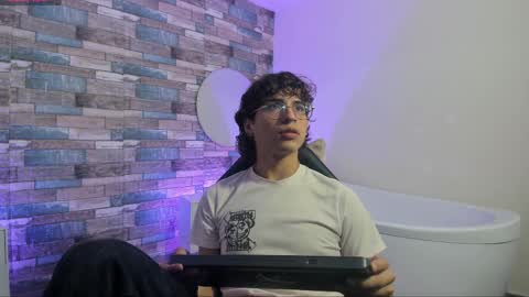  justin  online show from April 1, 11:33 am