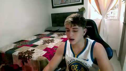 Snapshot of justin_trevor chatting on June 19, 10:13 pm Justin trevor online show from June 19, 10:13 pm
