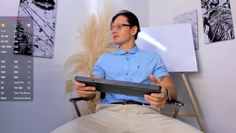 Snapshot of justin_valverde chatting on November 26, 2:56 am Justin online show from November 26, 2:56 am