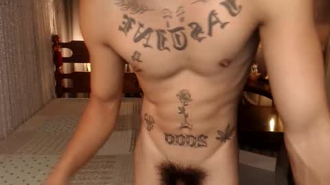 justine_hunk online show from October 28, 4:49 am