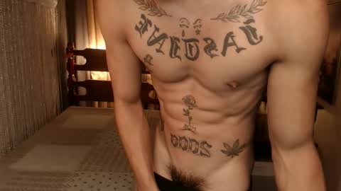 Snapshot of justine_hunk chatting on December 20, 5:20 pm justine_hunk online show from December 20, 5:20 pm