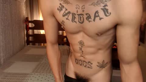 Snapshot of justine_hunk chatting on January 10, 6:37 am justine_hunk online show from January 10, 6:37 am