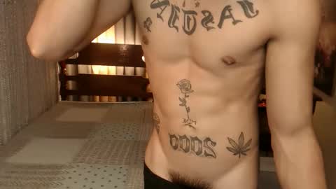 Snapshot of justine_hunk chatting on January 10, 6:42 pm justine_hunk online show from January 10, 6:42 pm