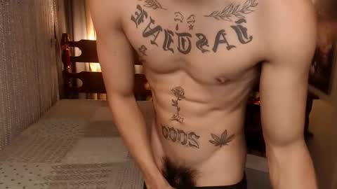 Snapshot of justine_hunk chatting on February 2, 1:37 am justine_hunk online show from February 2, 1:37 am