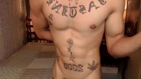 Snapshot of justine_hunk chatting on February 6, 7:56 am justine_hunk online show from February 6, 7:56 am