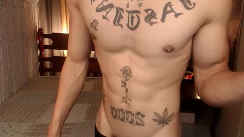 Snapshot of justine_hunk chatting on February 18, 5:25 am justine_hunk online show from February 18, 5:25 am