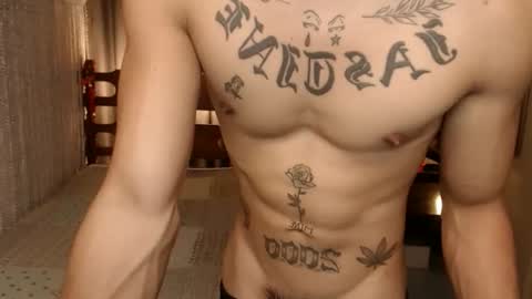 Snapshot of justine_hunk chatting on February 21, 1:34 pm justine_hunk online show from February 21, 1:34 pm