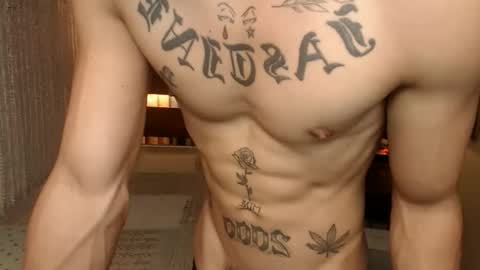 Snapshot of justine_hunk chatting on March 6, 1:24 am justine_hunk online show from March 6, 1:24 am