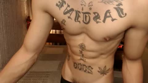 Snapshot of justine_hunk chatting on March 6, 5:31 pm justine_hunk online show from March 6, 5:31 pm