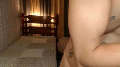 Snapshot of justine_hunk chatting on March 15, 6:36 pm justine_hunk online show from March 15, 6:36 pm