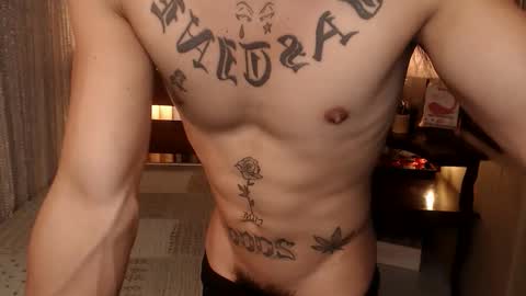 justine_hunk online show from April 25, 5:54 am