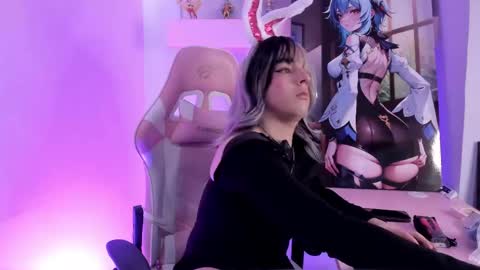 Justine online show from April 19, 4:01 am