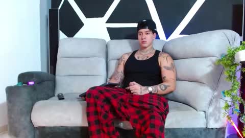 justinfuller_31 online show from November 19, 4:51 pm