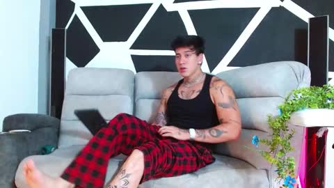 justinfuller_31 online show from November 28, 11:29 pm